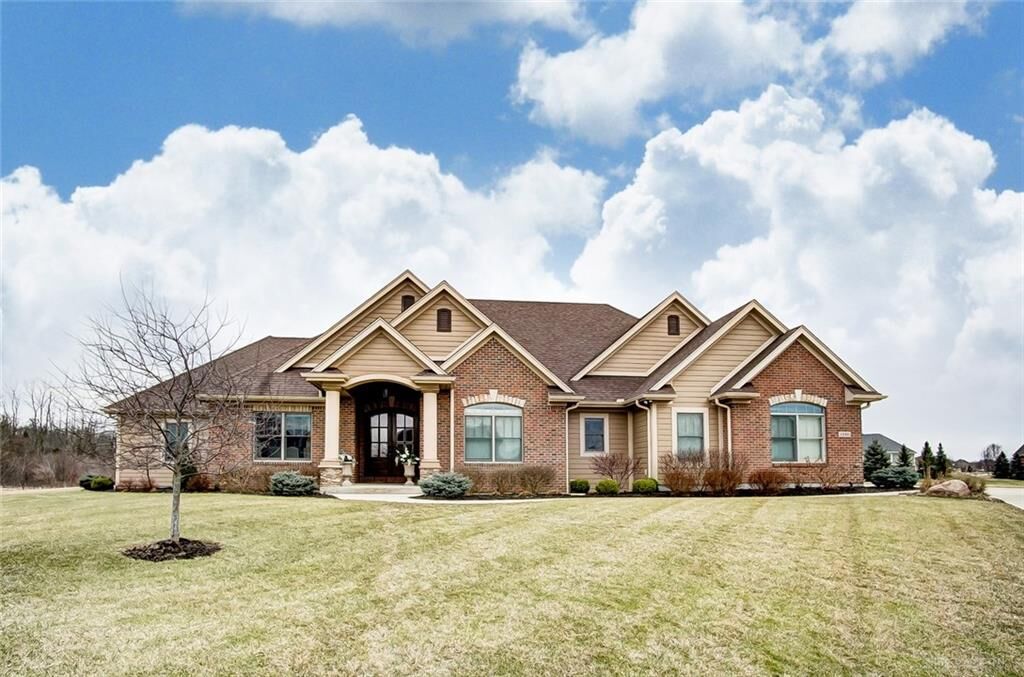 Property Photo: 1220 Macintosh Court OH 45373