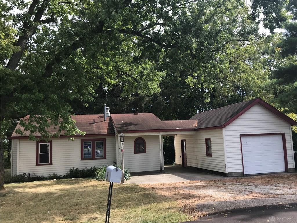 Property Photo: 118 Valleyview Drive OH 45322