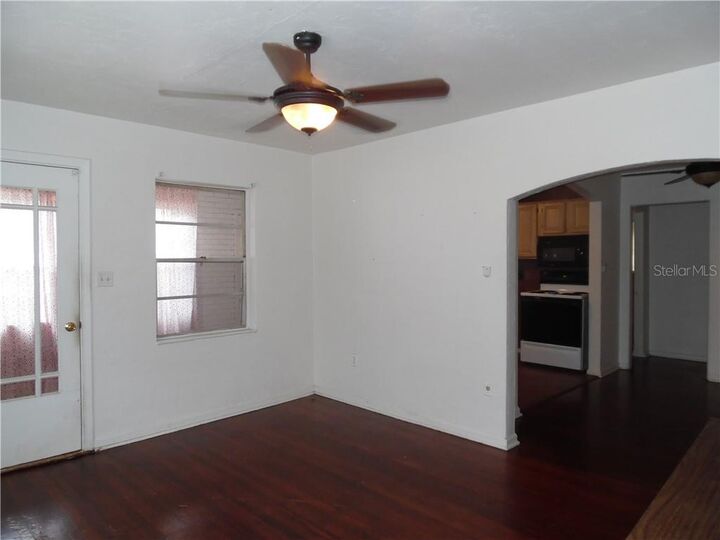 Property Photo: 1039 N Fern Creek Avenue FL 32803