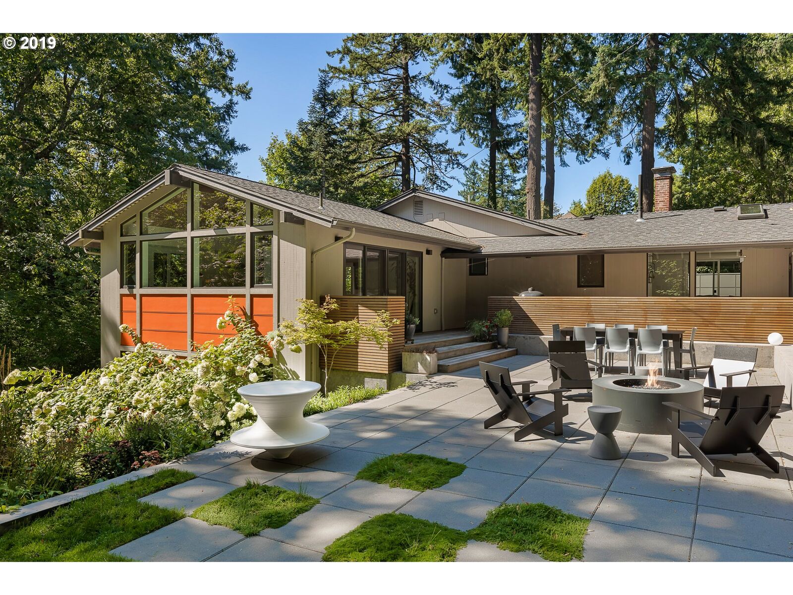 Property Photo:  4930 SW Hewett Blvd  OR 97221 