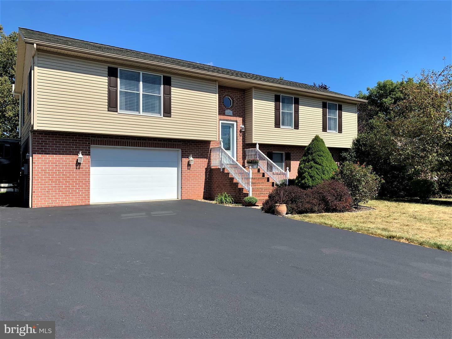 Property Photo: 1671 Paulmark Avenue PA 17225