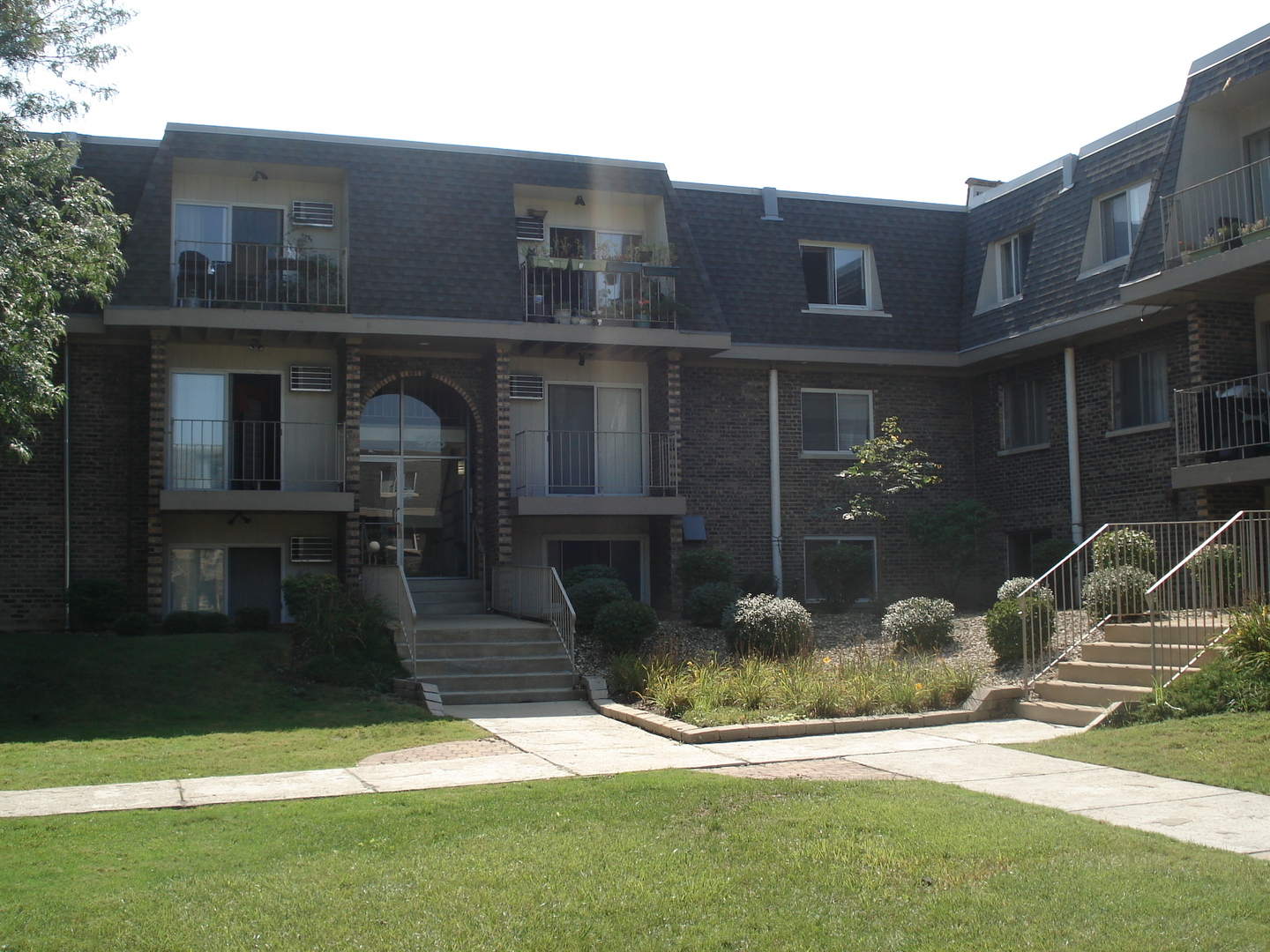 Property Photo:  923 Jonathon Court 8-301  IL 60070 