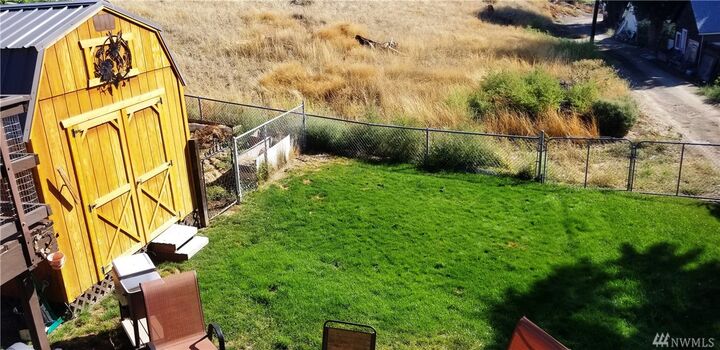 Property Photo: 208 Kenwood WA 98841