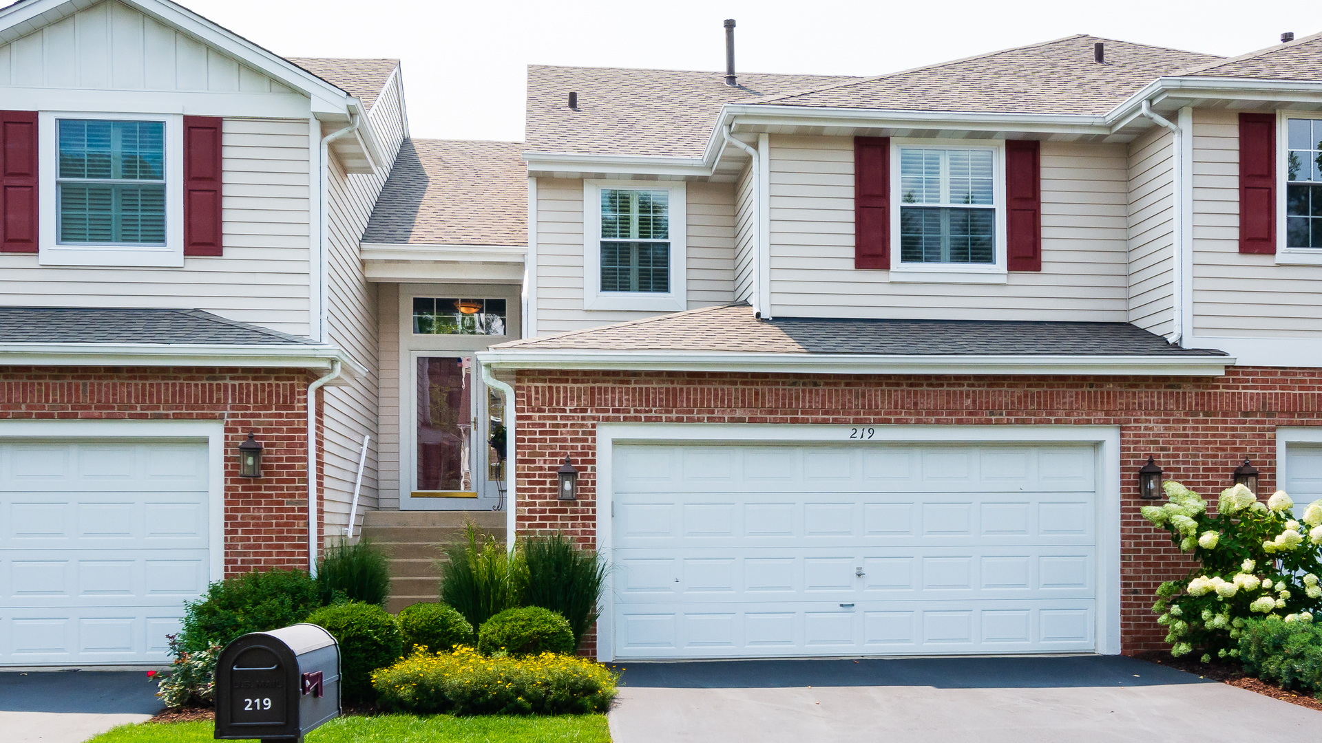Property Photo: 219 Gull Island Drive 219 IL 60527