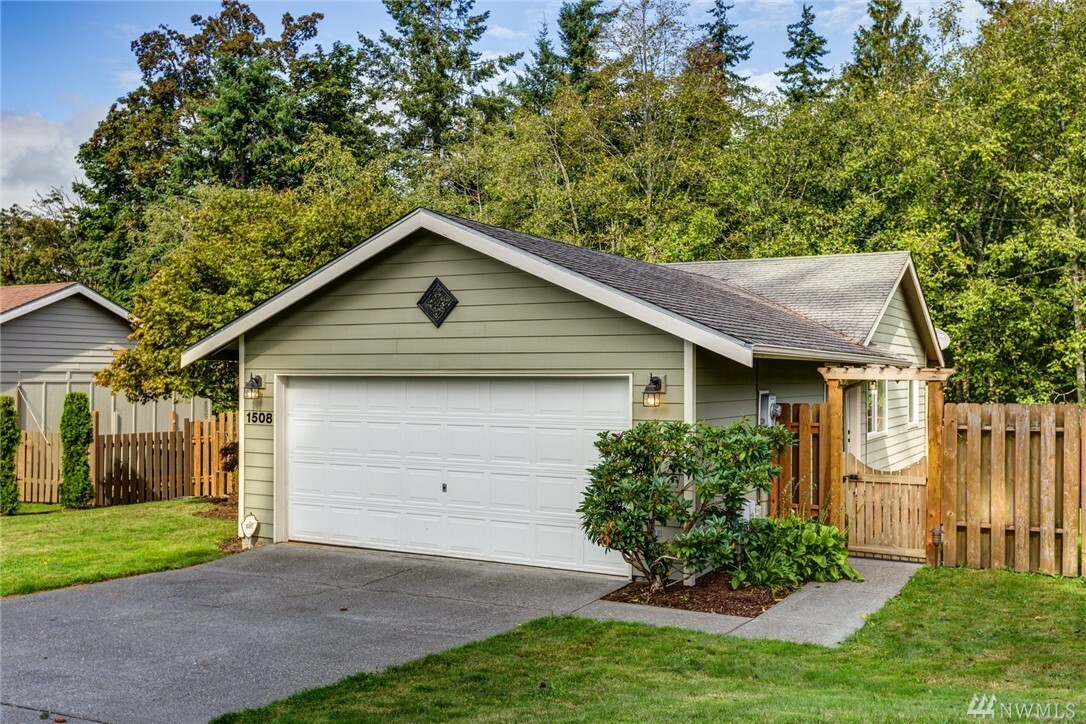 Property Photo:  1508 Roma Rd  WA 98226 