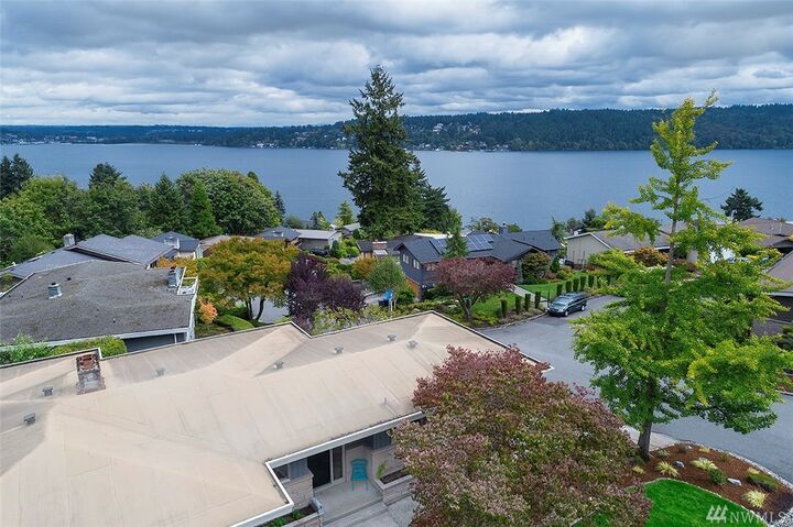 15004  37th Avenue NE  Lake Forest Park WA 98155 photo