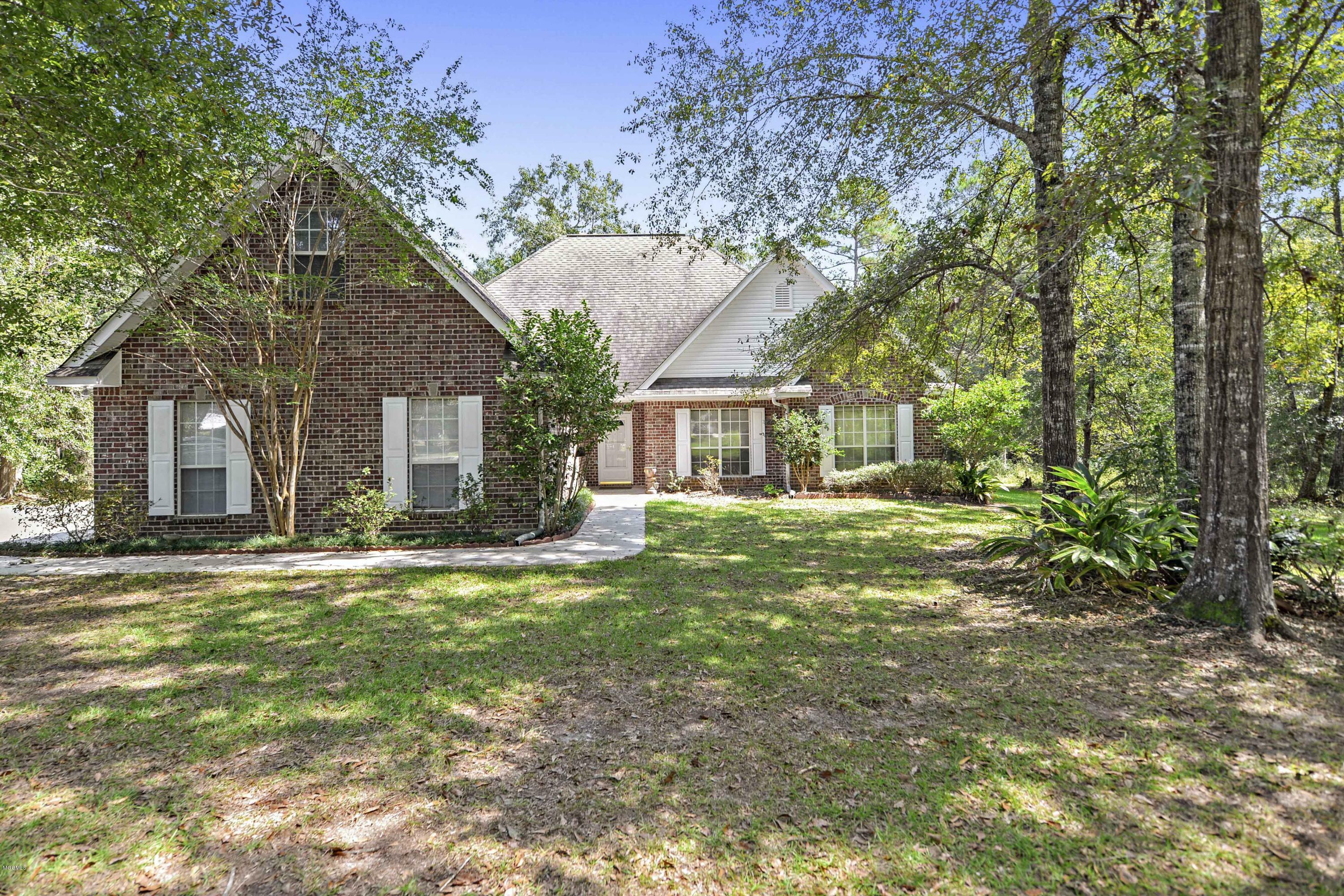 Property Photo: 35 Rosewood Drive MS 39466