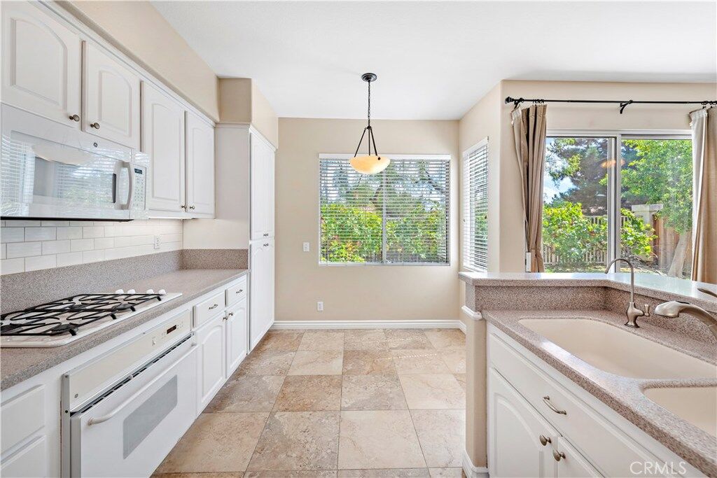 Property Photo:  20 Via Silla  CA 92688 