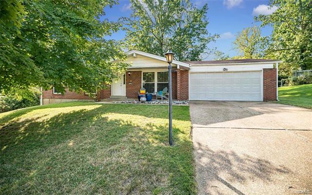 Property Photo:  12222 Prinster Dr.   63146 