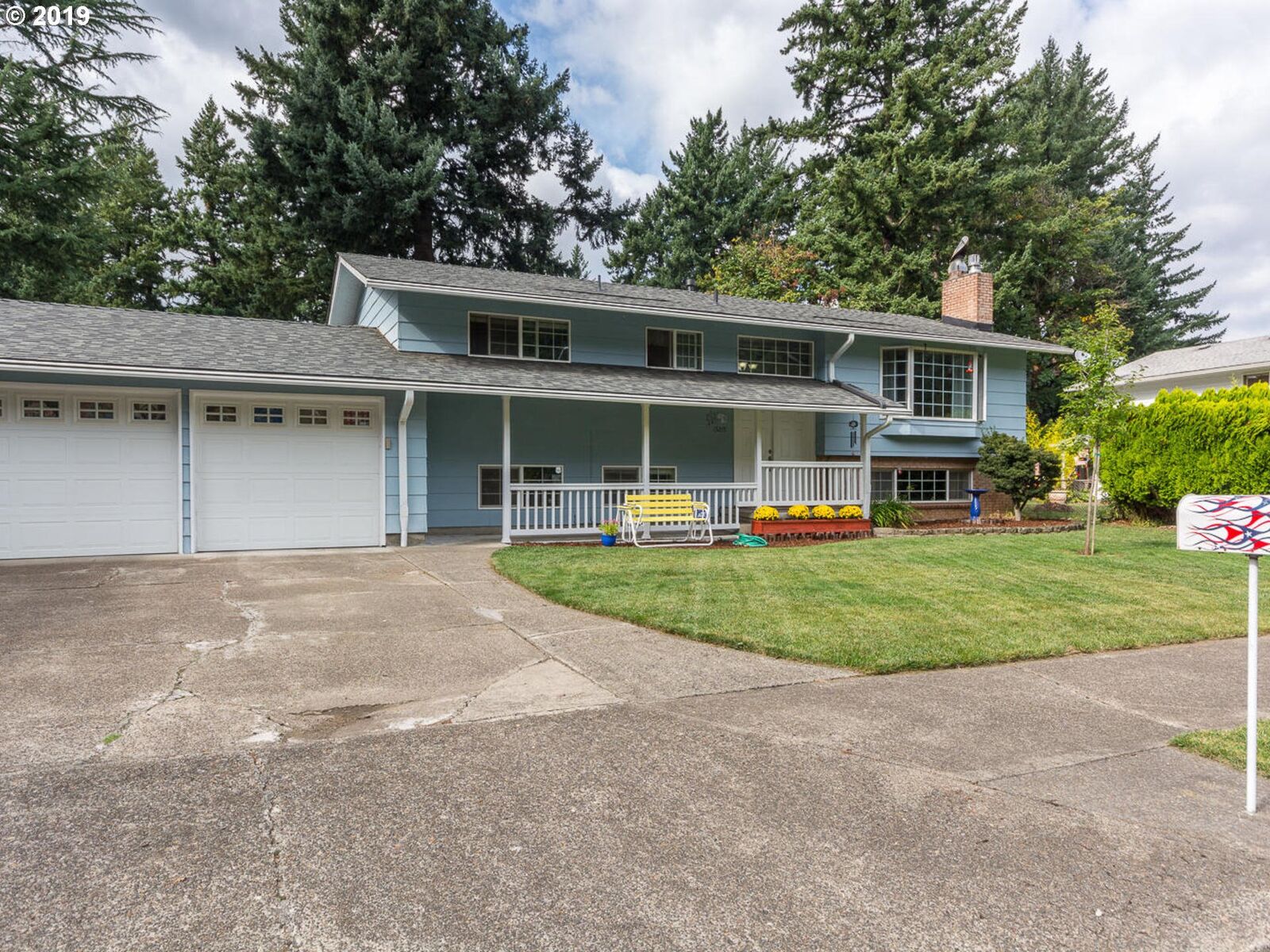 Property Photo: 15215 SE Gladstone Dr OR 97236