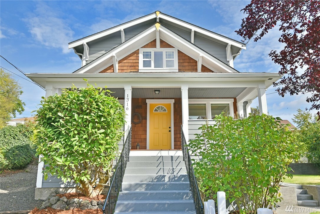 Property Photo:  1316 Perry Ave  WA 98310 