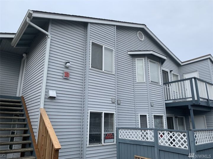 730 SE 8th Avenue B202  Oak Harbor WA 98277 photo