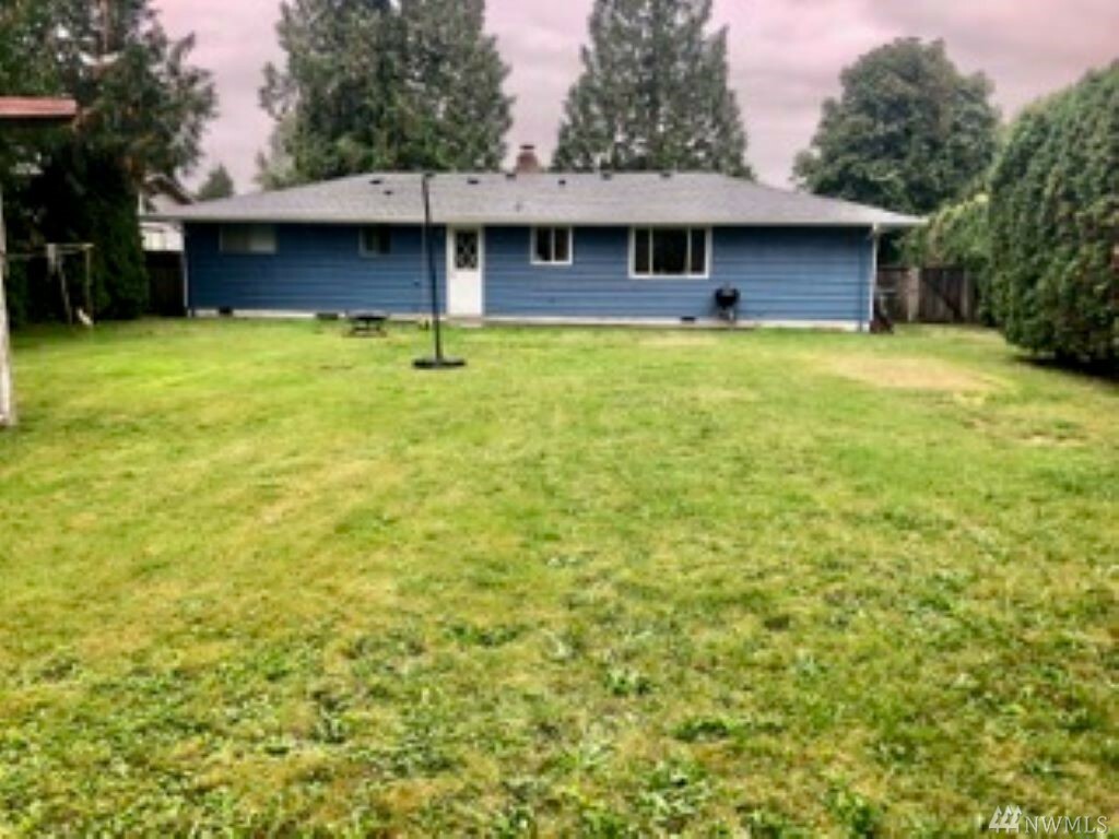 Property Photo:  511 107th Place SW  WA 98204 