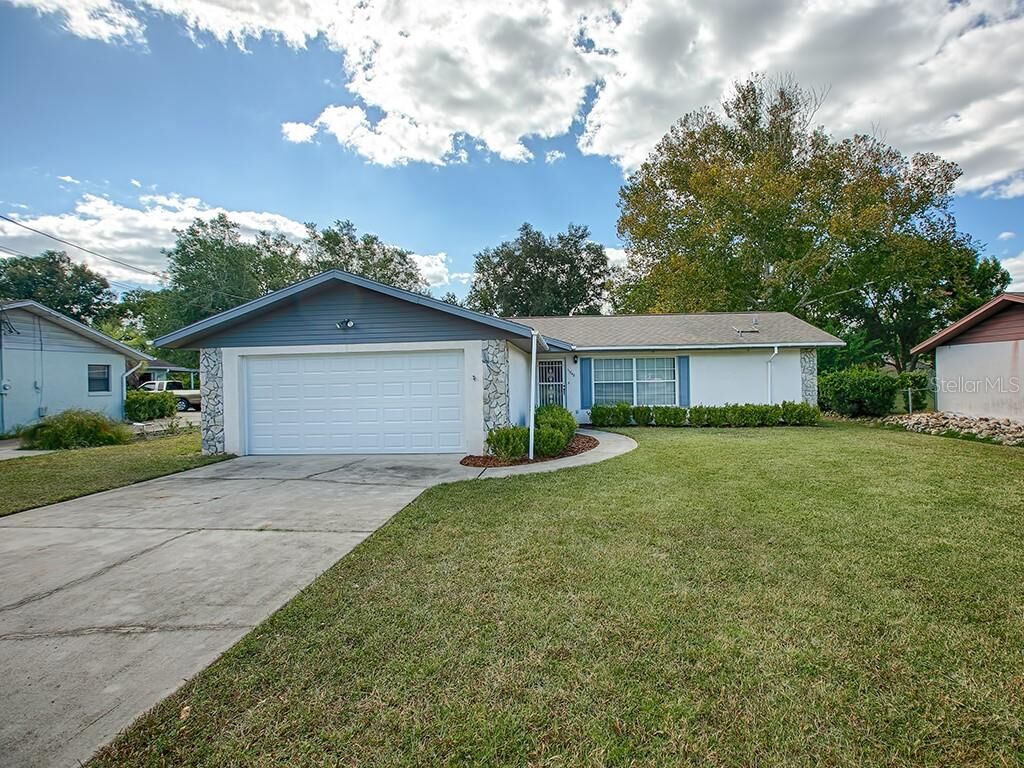 Property Photo: 11848 SE 72nd Court Road FL 34420