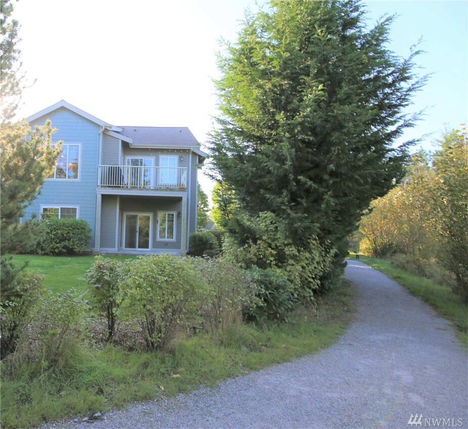 Property Photo:  4615 Quinn Ct H102  WA 98226 