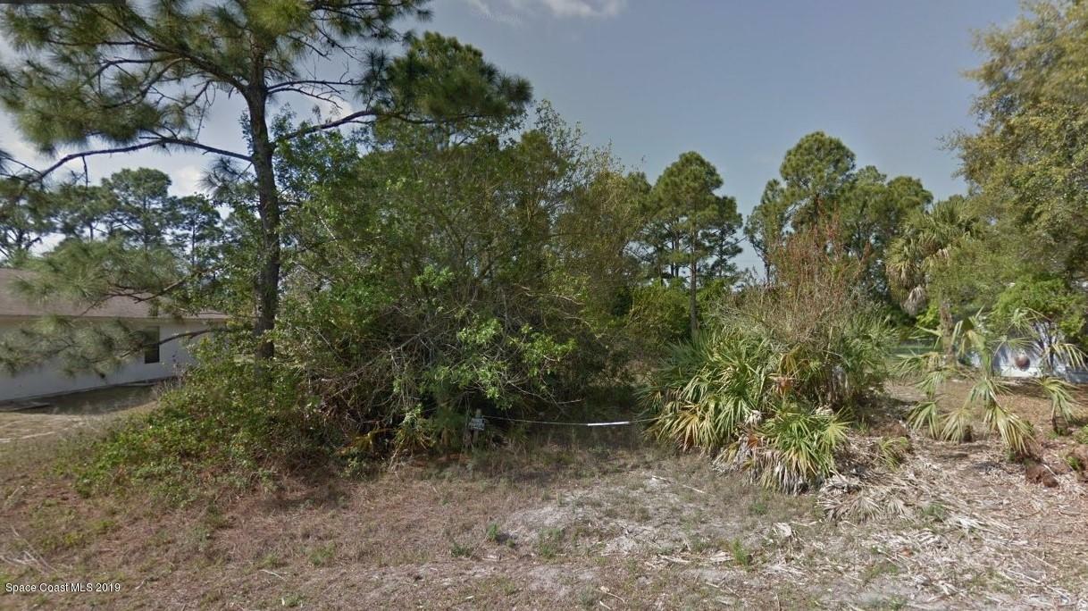 Property Photo: 1800 SE Tulane Avenue SE FL 32909