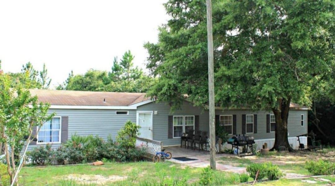 Property Photo: 180 Huckaba Road FL 32435