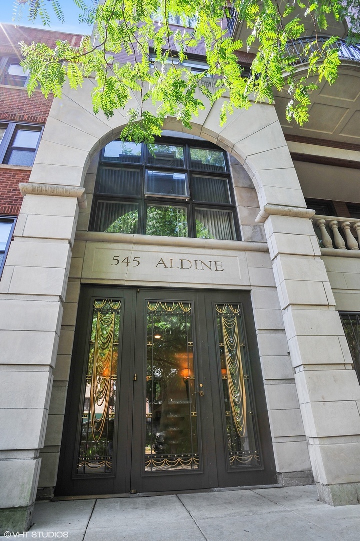 Property Photo:  545 West Aldine Street 4F  IL 60657 