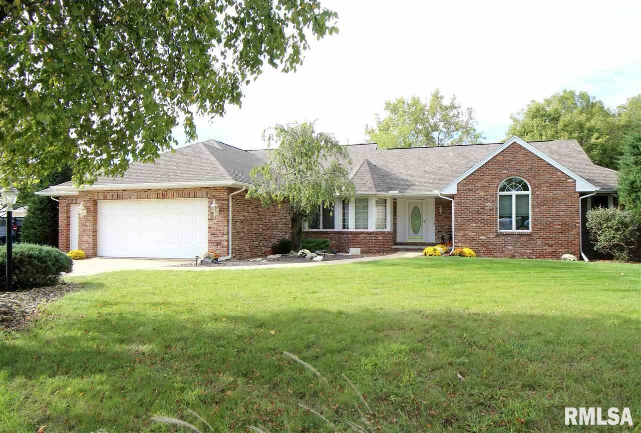 Property Photo:  905 Highland  IL 61548 