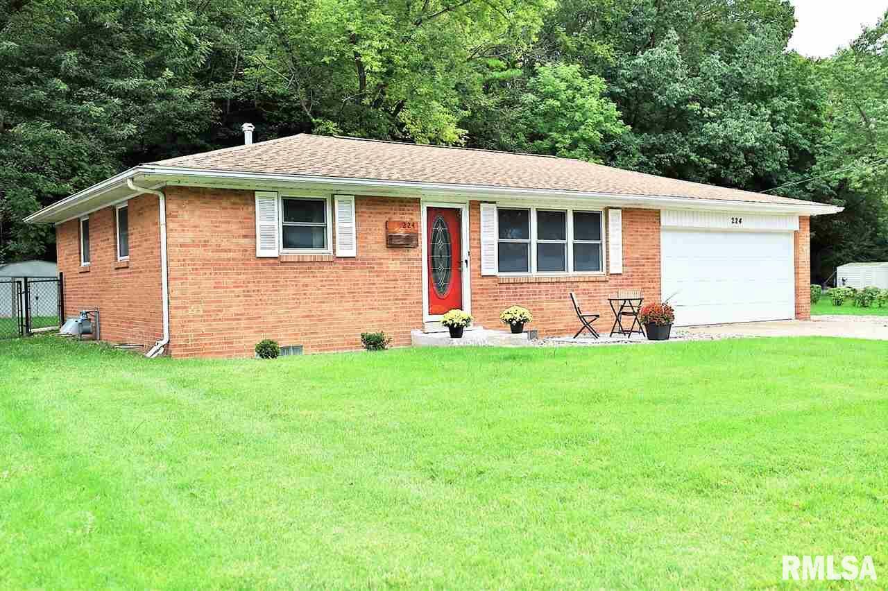 Property Photo:  224 Jay  IL 61611 