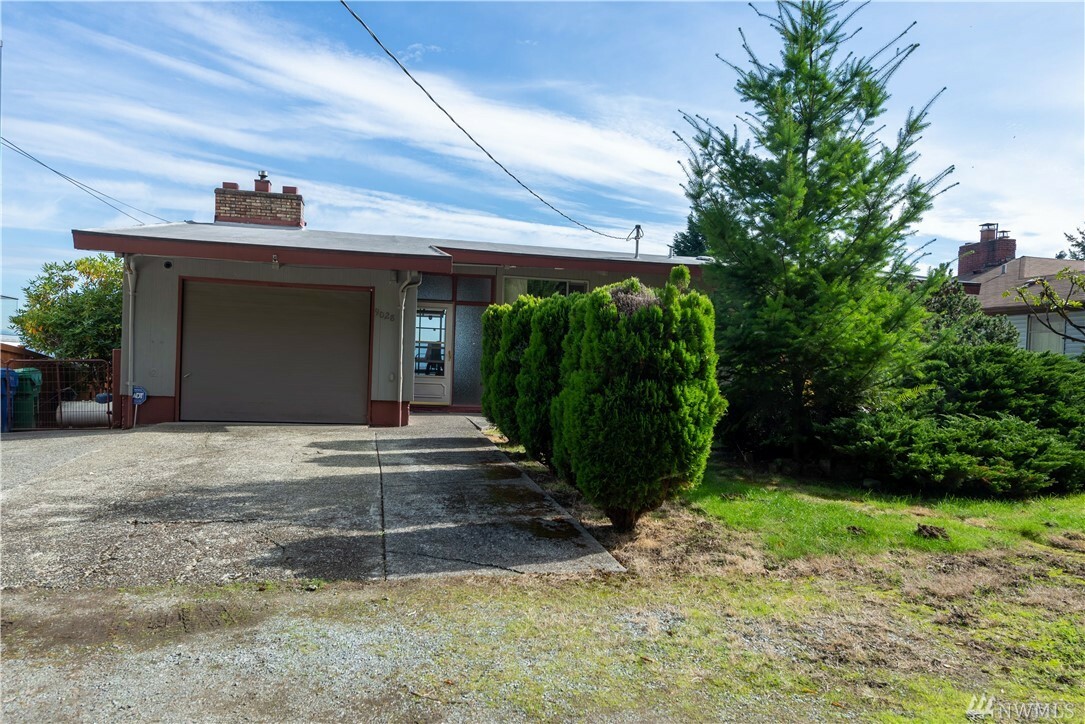 Property Photo:  9028 4th Ave SW  WA 98106 