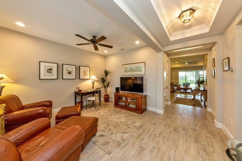 Property Photo:  11660 Tapestry Lane  FL 34293 