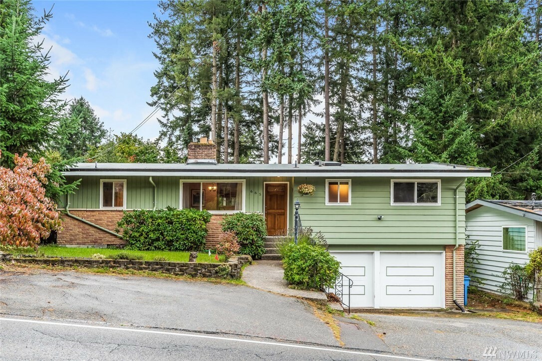 Property Photo:  665 N 165th St  WA 98133 