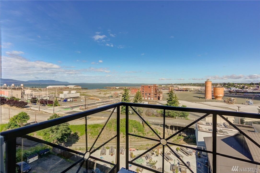 Property Photo: 1015 Railroad Ave 516 WA 98225