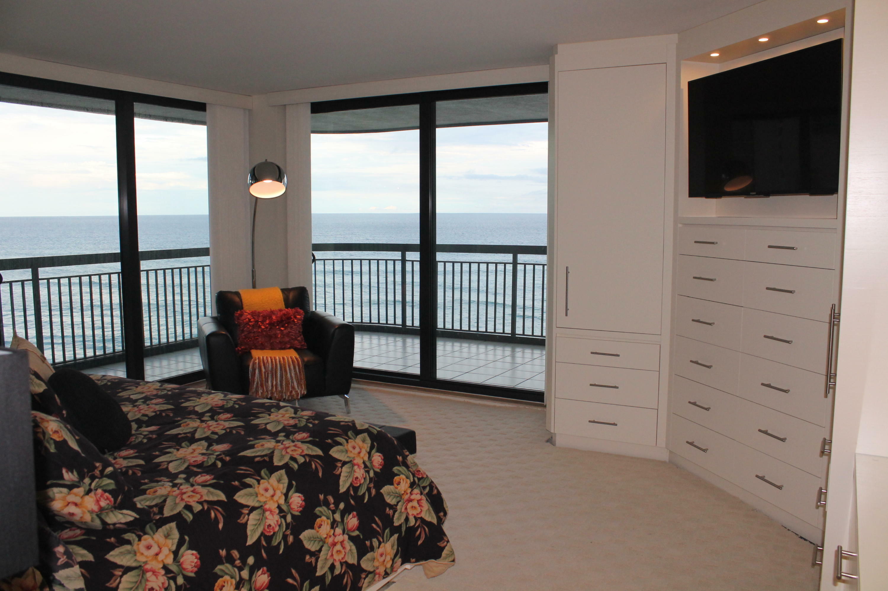 Property Photo:  5380 N Ocean Drive 10J  FL 33404 