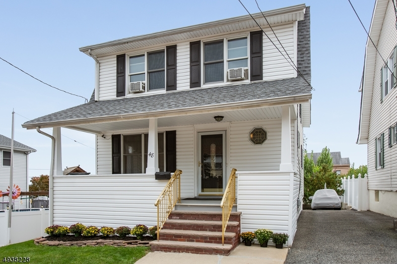 Property Photo:  48 Washington Pl  NJ 07512 