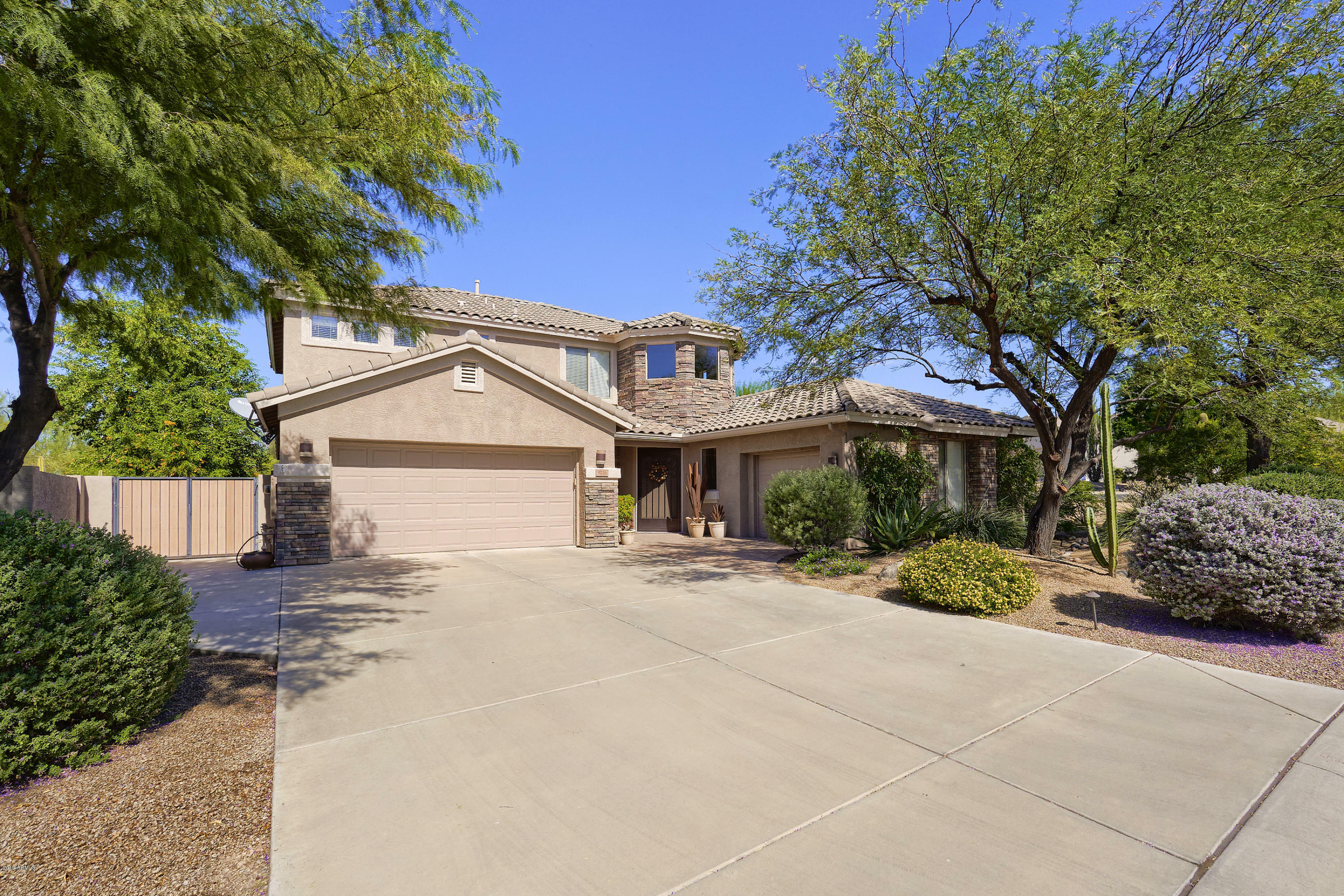 Property Photo:  5216 E Sierra Sunset Trail  AZ 85331 