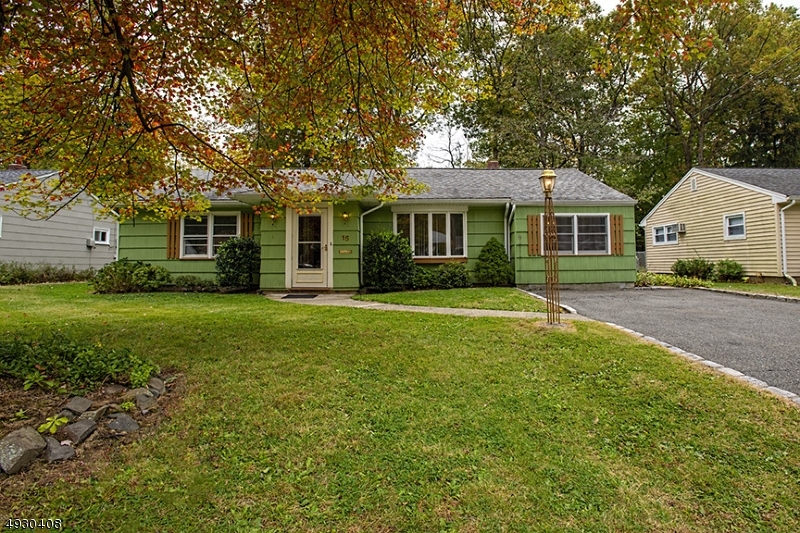 Property Photo:  15 Morris Rd  NJ 07052 