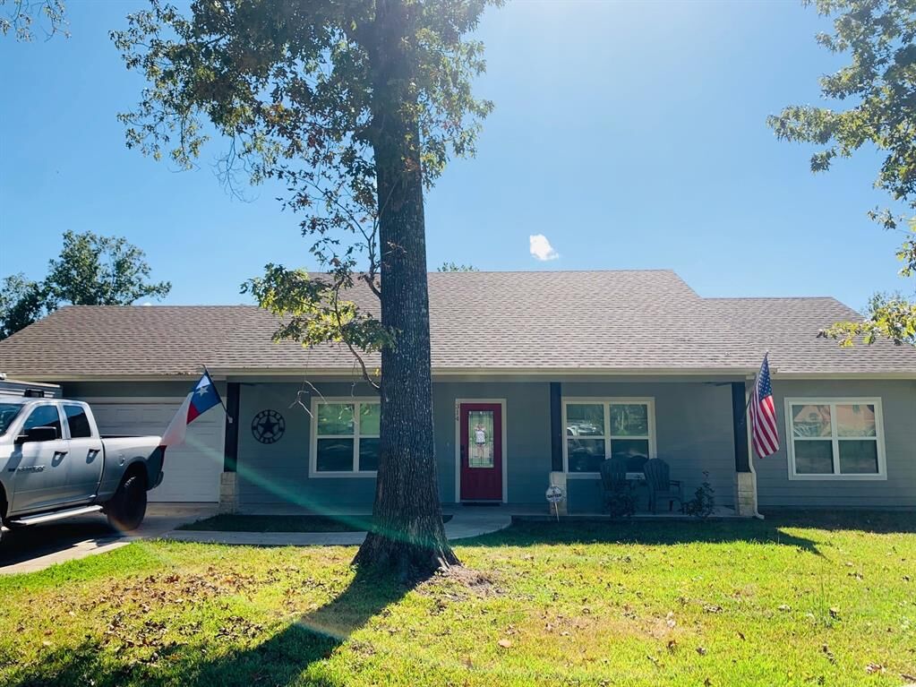 Property Photo:  314 E Linn Street  TX 75949 