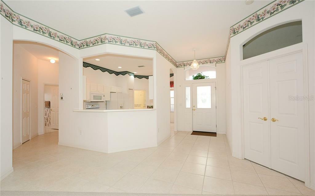 Property Photo:  6803 Wagon Wheel Circle  FL 34243 