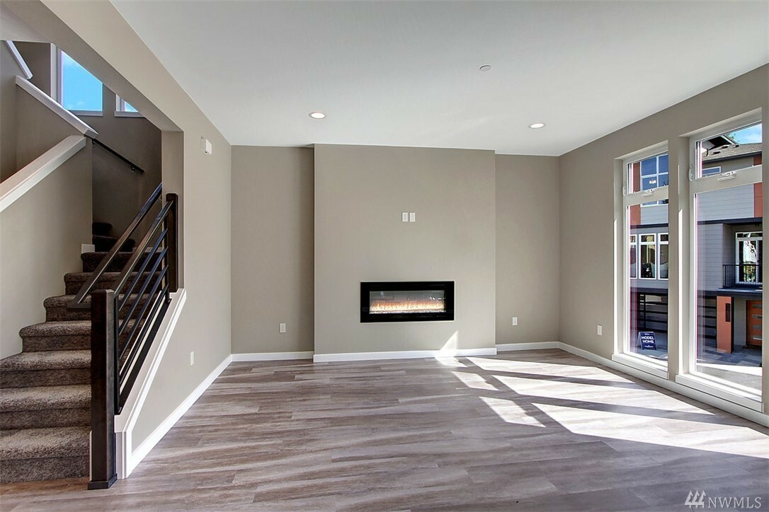 Property Photo: 15003 13th Ave W 33 WA 98087