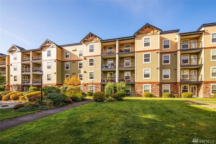Property Photo:  690  32nd St B405  WA 98225 
