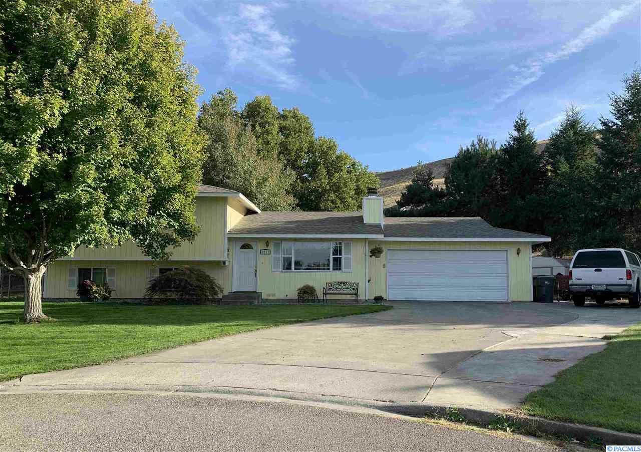 Property Photo:  1513 S Wilson Ct.  WA 99337 