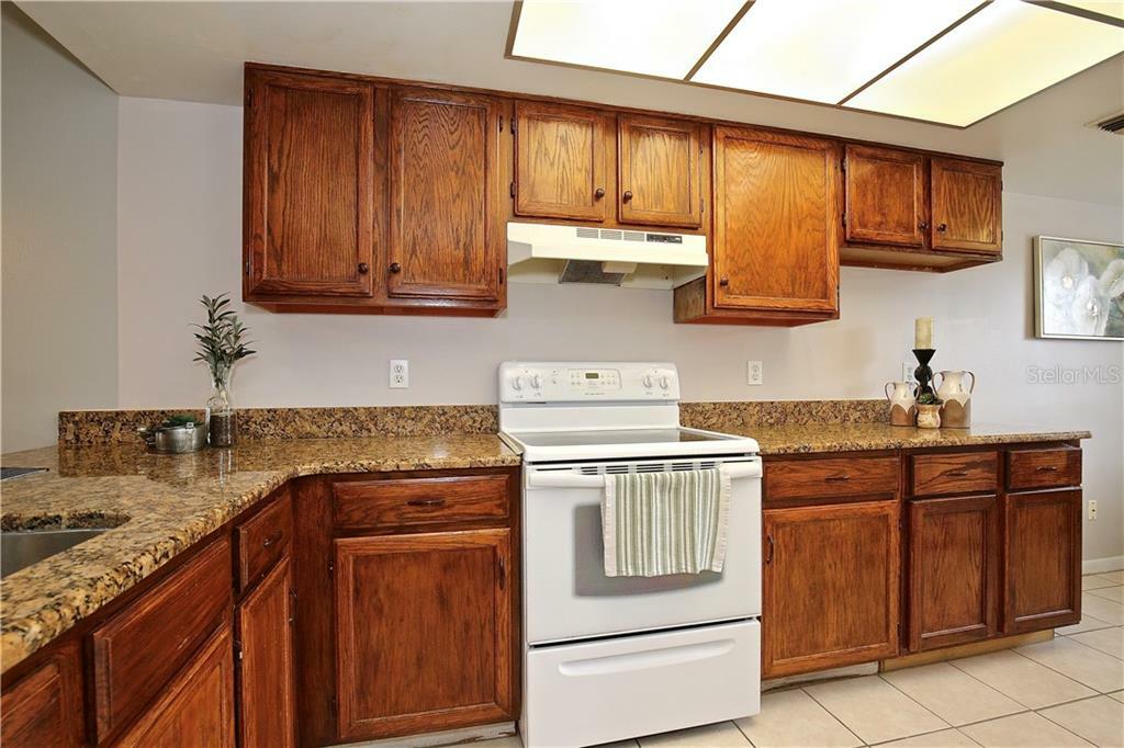 Property Photo:  8305 Cascade Oaks Drive  FL 32822 