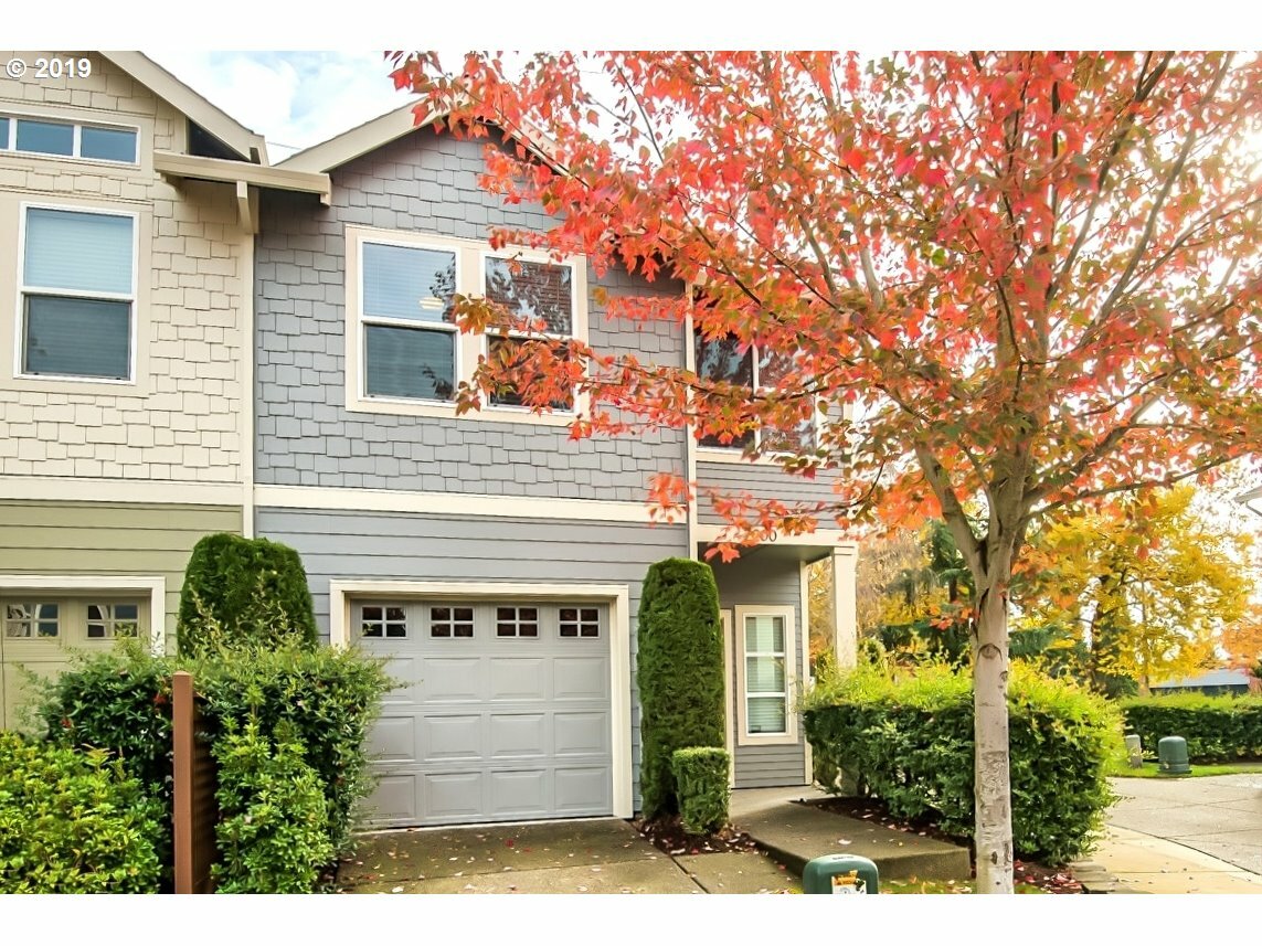 Property Photo: 2200 NE Redelfs Way OR 97006
