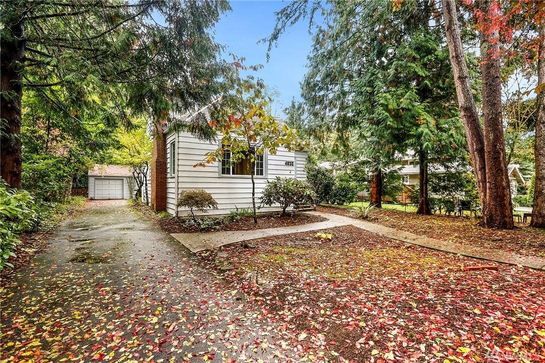 Property Photo: 4032 NE 174th Street WA 98155