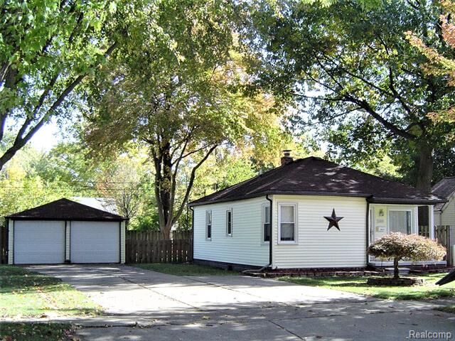 Property Photo:  14555 Irene Street  MI 48195 