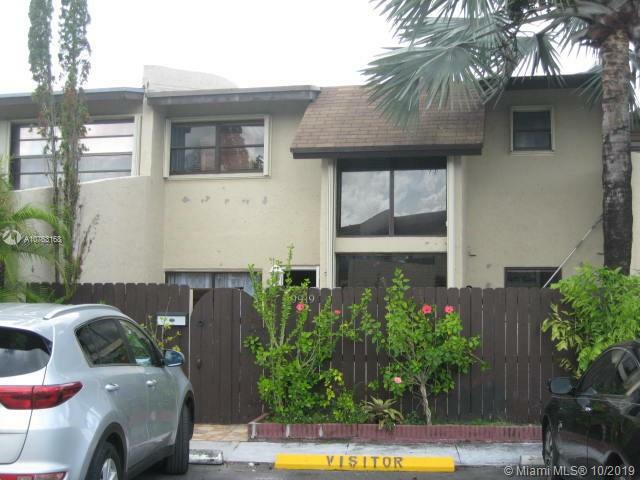 Property Photo:  10919 SW 71st St 10919  FL 33173 