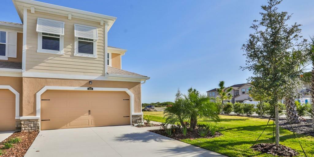 Property Photo:  5583 Pleasantview Court 614/89  FL 34211 