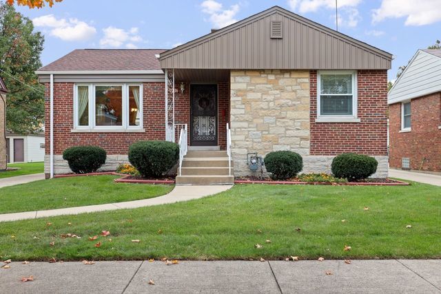 Property Photo:  2236 South 4th Avenue  IL 60546 