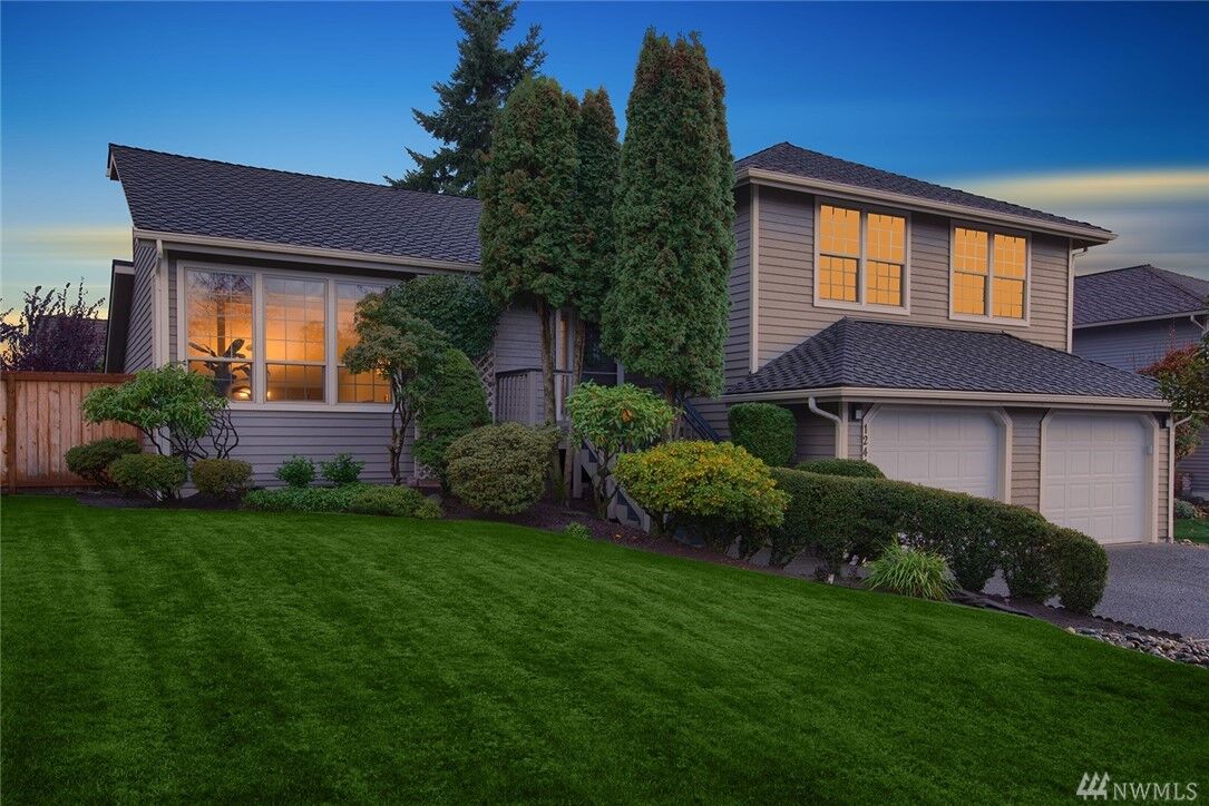 Property Photo: 1241 SW 325th Place WA 98023