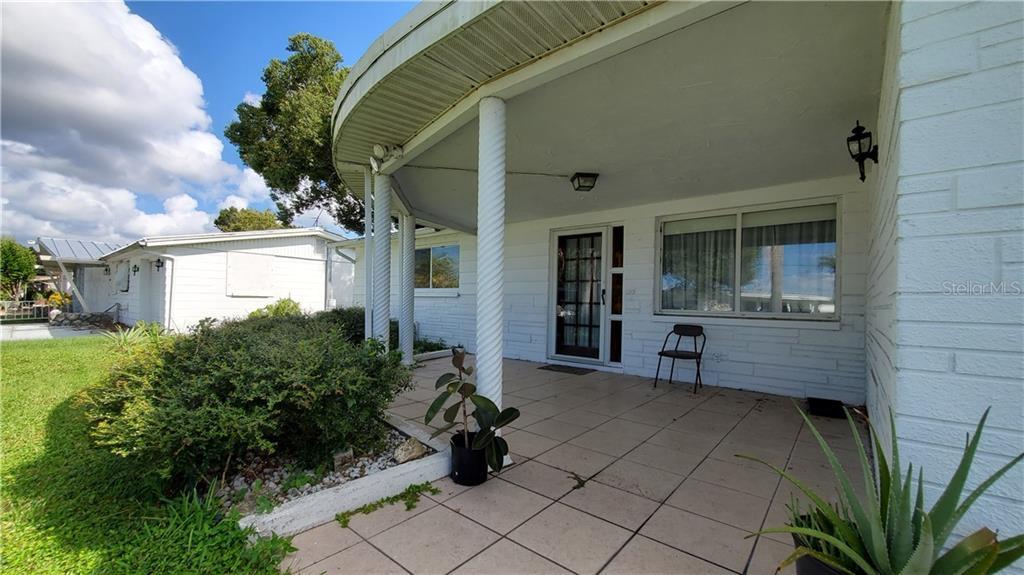 Property Photo:  2130 Maureen Drive  FL 34690 