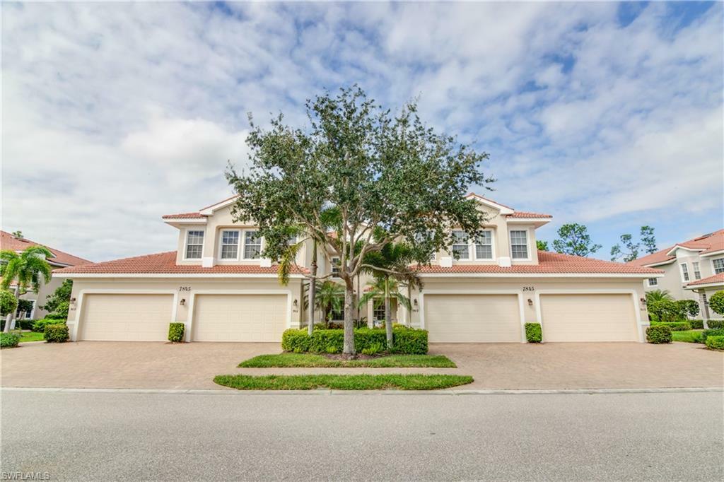 Property Photo: 7845 Hawthorne Dr 902 FL 34113