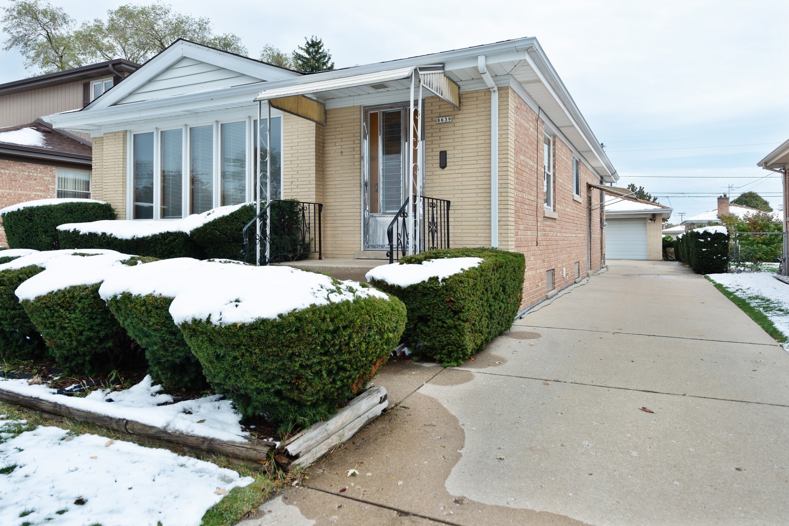 Property Photo: 8639 North Merrill Street IL 60714