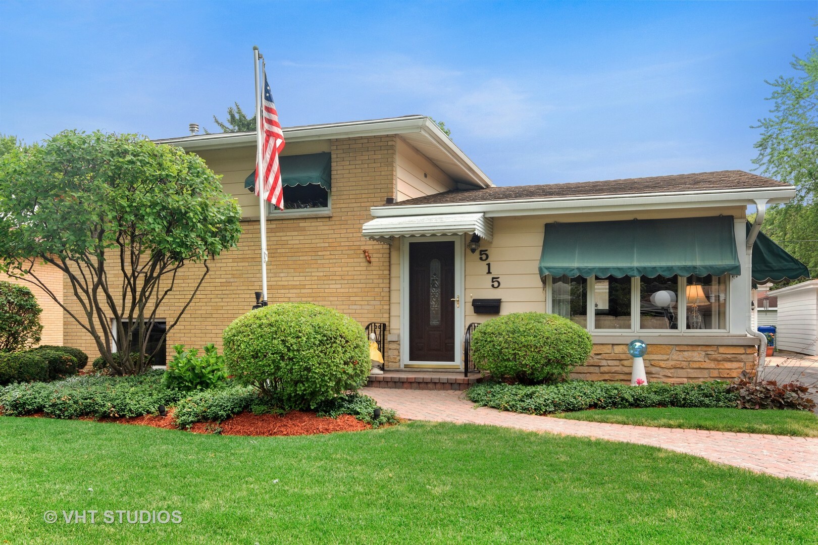 Property Photo: 515 North Elmhurst Avenue IL 60056