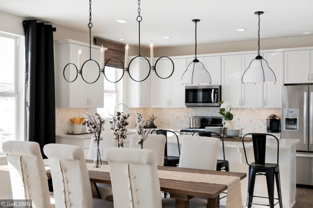Property Photo:  2710 Isabelle Drive  MN 55386 